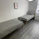 Ryan Air I Bnb - Lfc Apartments